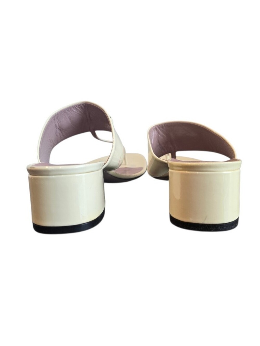 Gucci Cream Patent Leather Block Heel Sandals With Callouts 40 1/2 - Picture 8 of 14